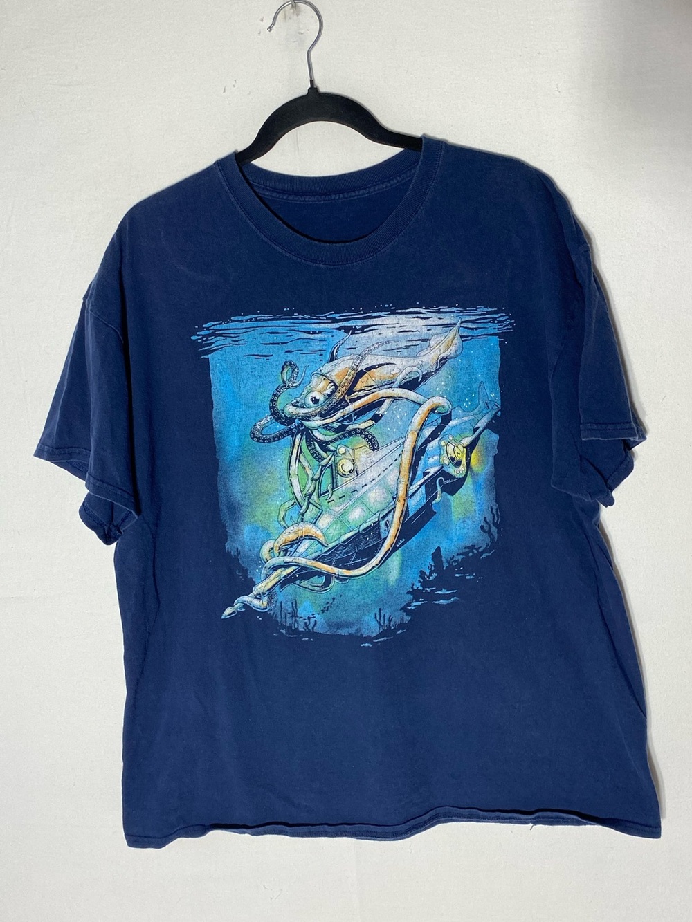 Vintage Navy Blue Giant Squid Attacking Submarine Graphic Tee T Shirt XL
